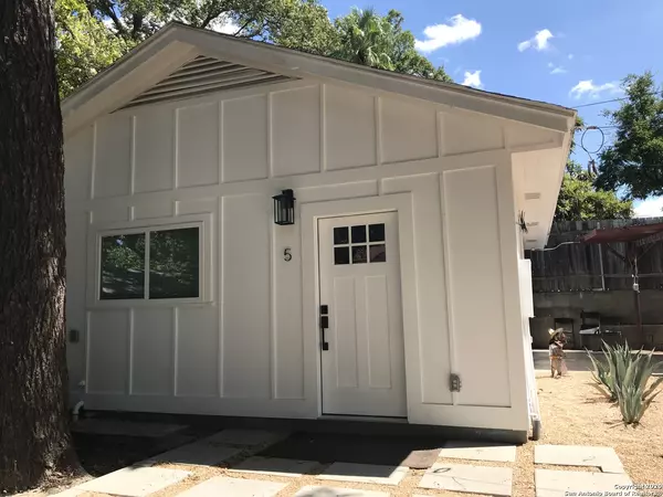 San Antonio, TX 78212,423 Woodlawn Ave. UNIT 5