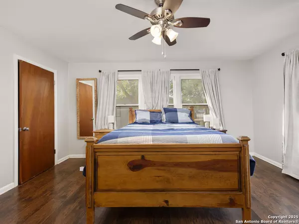 Floresville, TX 78114,1407 6th