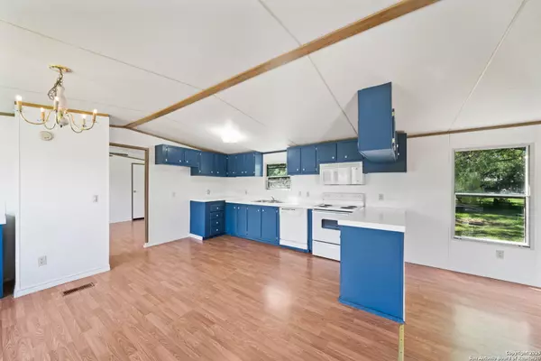 San Antonio, TX 78263,9530 Cross Rdg