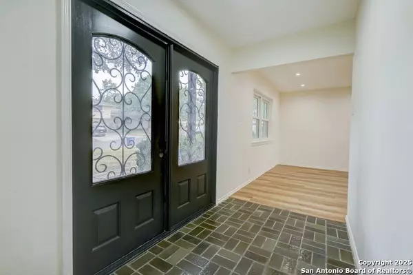 San Antonio, TX 78232,1707 Searcy