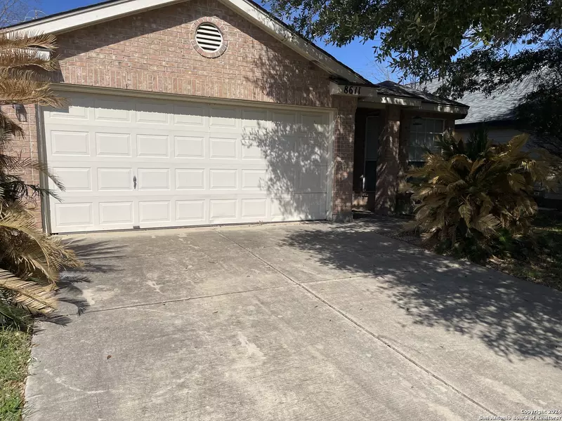8611 RITA LEON, San Antonio, TX 78250-6509