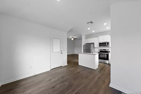 Lytle, TX 78052,16024 Stratford Cove