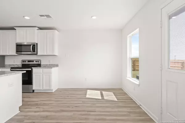 Lytle, TX 78052,16016 Stratford Cove