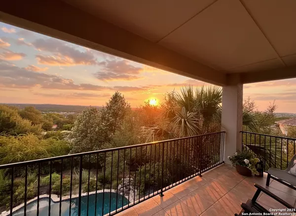 San Antonio, TX 78258,915 Campanile