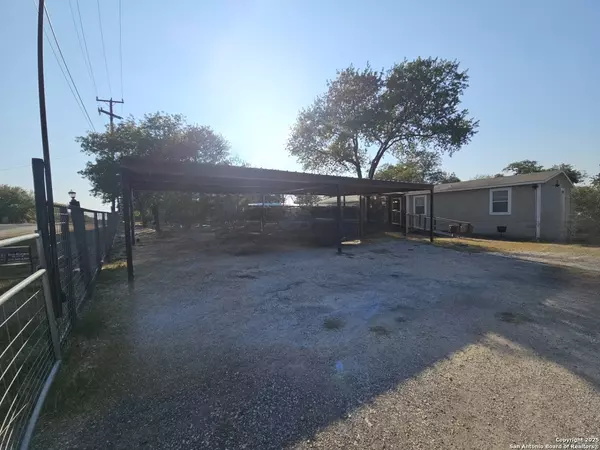 Elmendorf, TX 78112,22025 Priest Rd