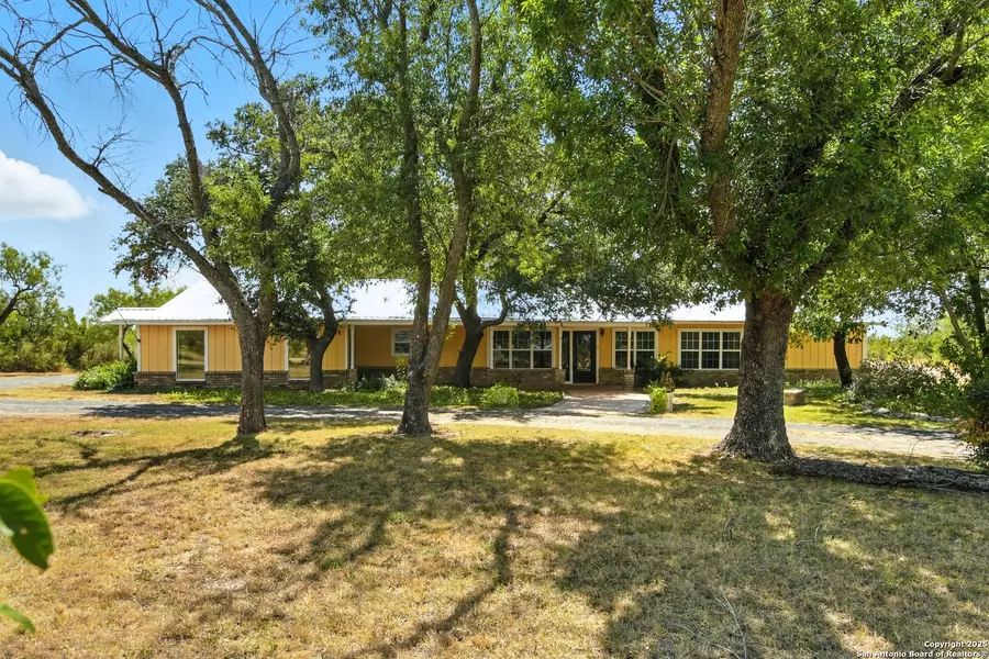 6719 State Hwy 55, Uvalde, TX 78801