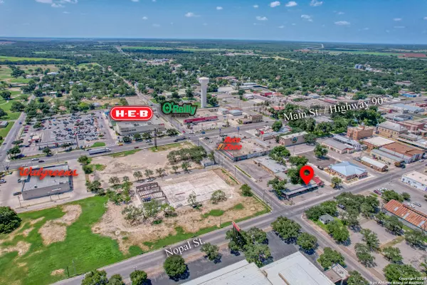 Uvalde, TX 78801-5319,141 NOPAL ST