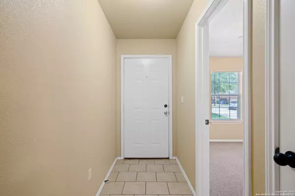 New Braunfels, TX 78130-3489,280 ROSALIE DR UNIT B (RIGHT)