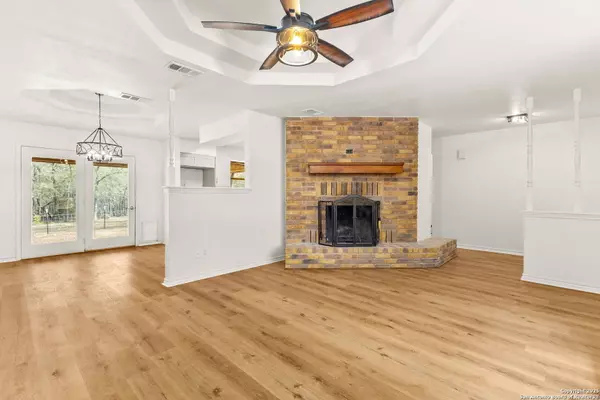 Seguin, TX 78155,264 Pleasant Acres