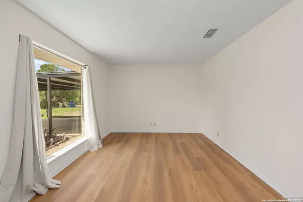 Kirby, TX 78219,5027 Cinderella