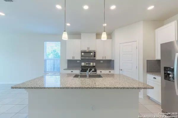 Converse, TX 78109,9515 Braman Pt