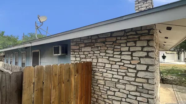 San Antonio, TX 78227,319 Whitecliff