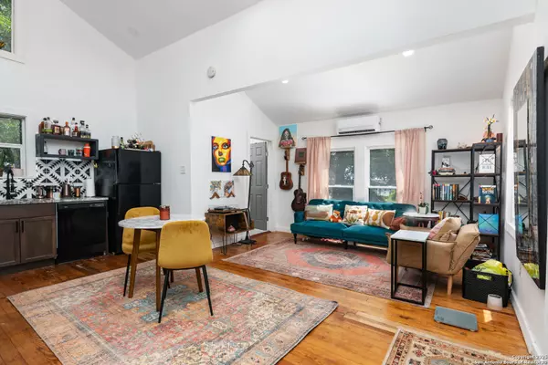 627 Guenther UNIT 2201, San Antonio, TX 78210