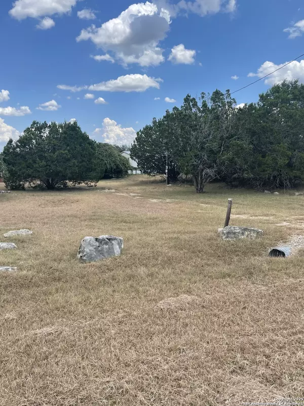 Bandera, TX 78003,693 Pr 1514