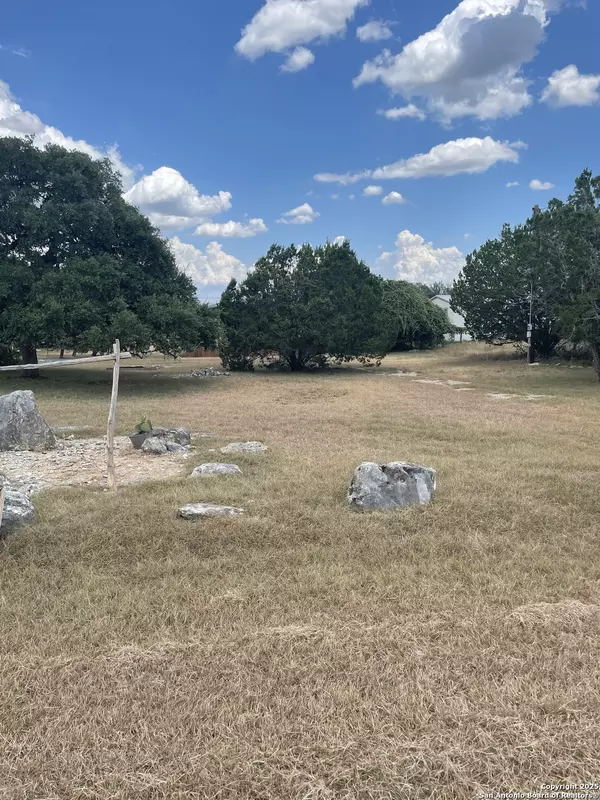 Bandera, TX 78003,693 Pr 1514