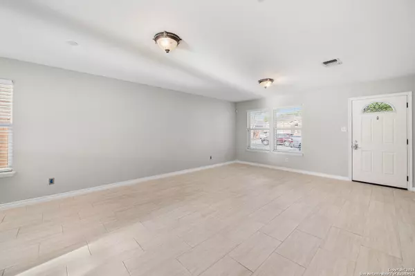 San Antonio, TX 78223,8815 Mission mdw