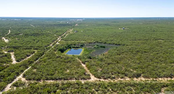 1799 shumaca, Carrizo Springs, TX 78834