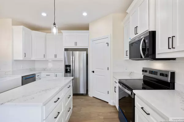 Poteet, TX 78065,32 Trophy