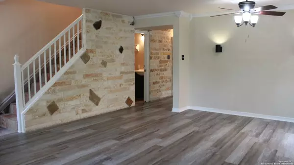 San Antonio, TX 78249,10935 Hamlen Park