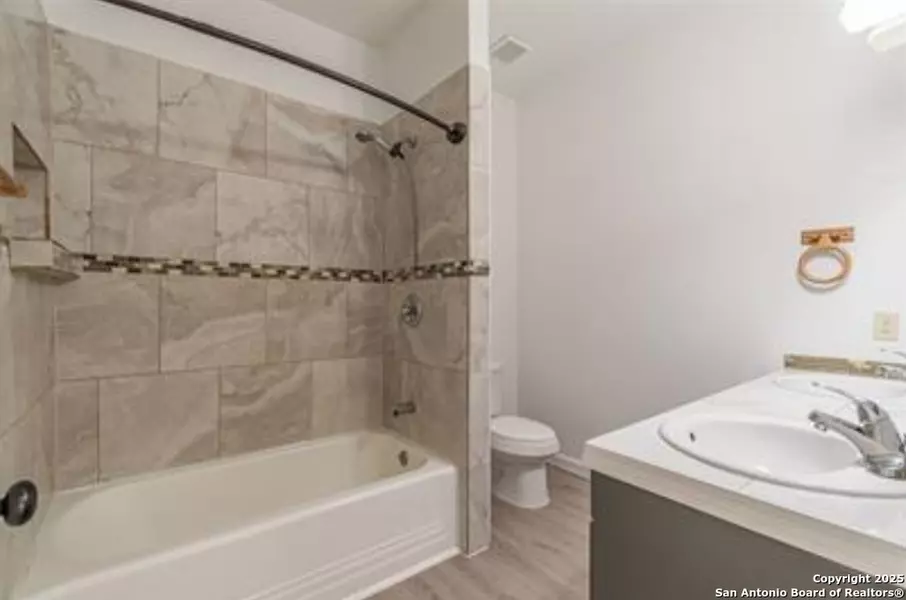 2407 New Braunfels, San Antonio, TX 78210