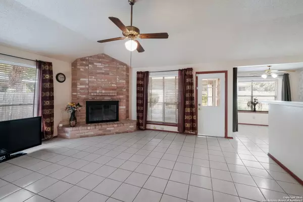 Live Oak, TX 78233,7703 Forest Fern