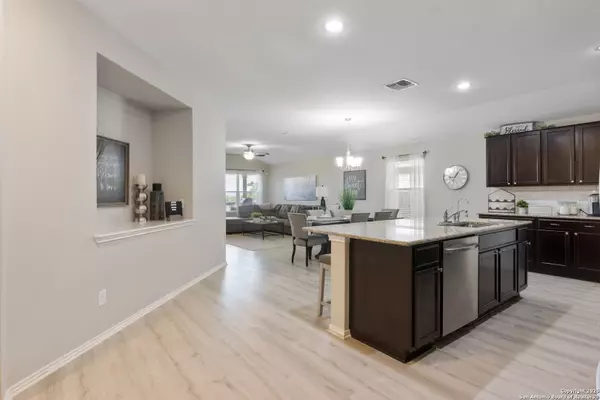 San Antonio, TX 78252,7130 Pandora