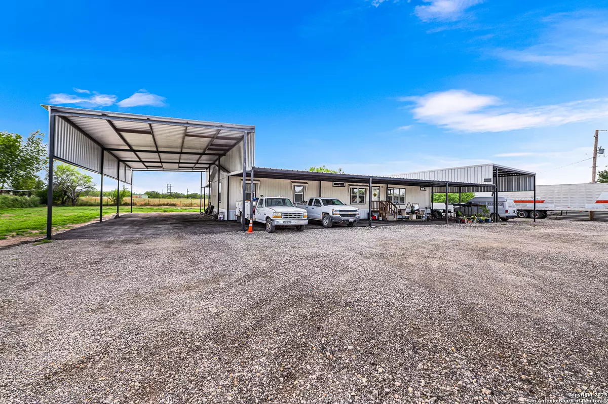 Pearsall, TX 78061,1602 Chaparral