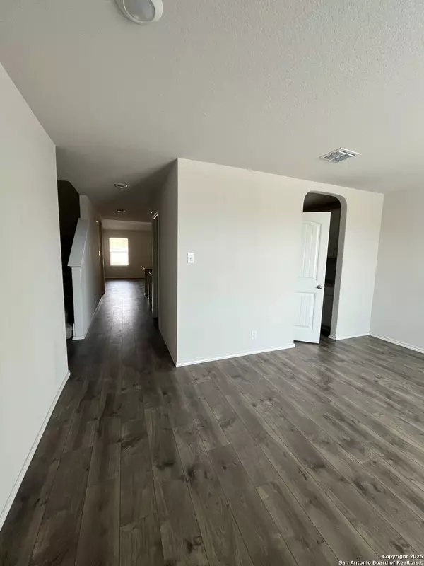 Converse, TX 78109,6218 Tadpole Bluff