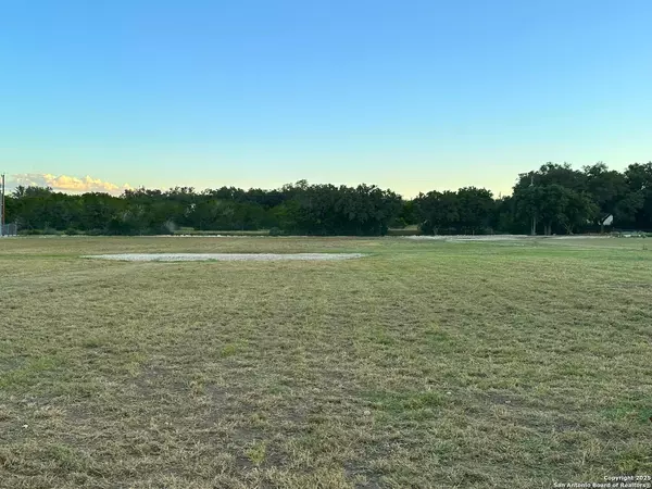 Leakey, TX 78873,303 Summit Dr