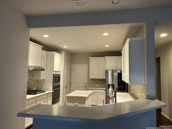 San Antonio, TX 78261,22427 Carriage Bush