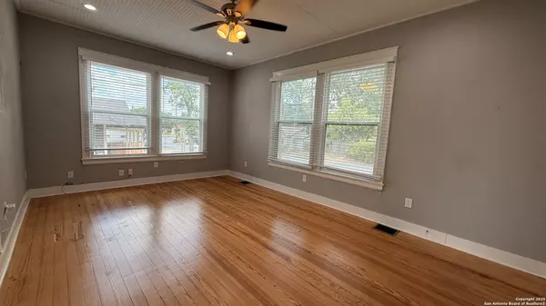 Alamo Heights, TX 78209,107 Willim UNIT 4