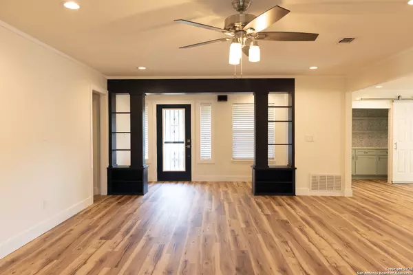 Kerrville, TX 78028,100 Riverhill