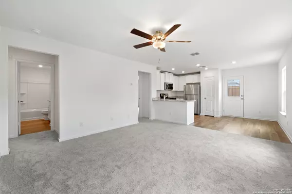 Von Ormy, TX 78073,15118 Waterow View