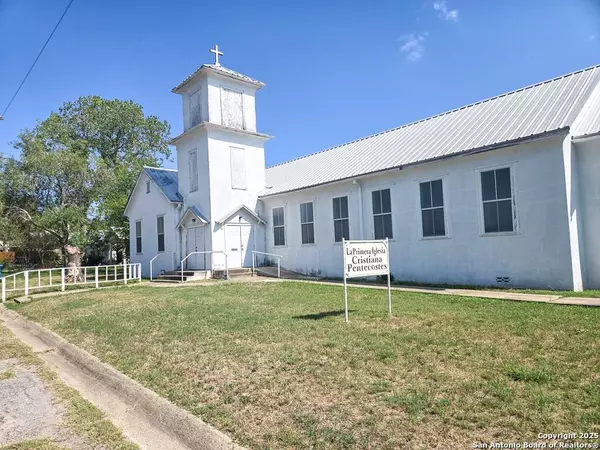 201, 205 Clare, Beeville, 78102