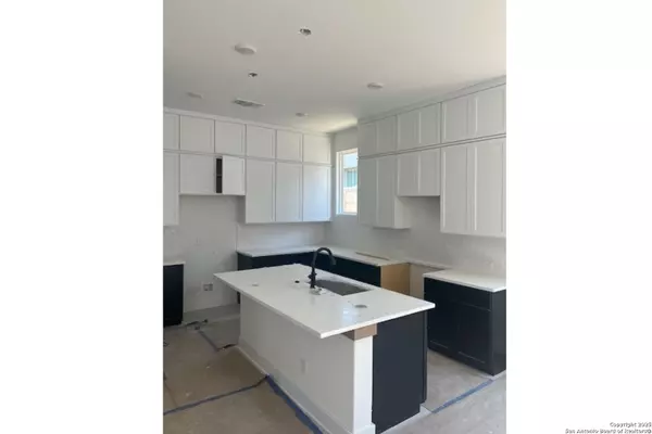 San Antonio, TX 78249,6464 Babcock Rd. #716