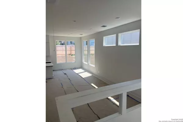 San Antonio, TX 78249,6464 Babcock Rd. #716