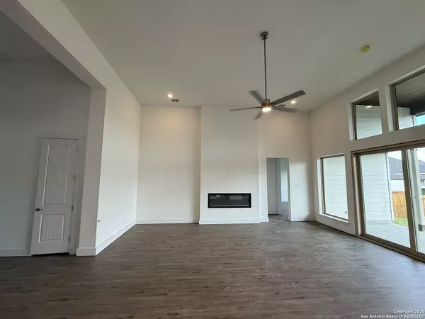 Cibolo, TX 78108,516 Caliban