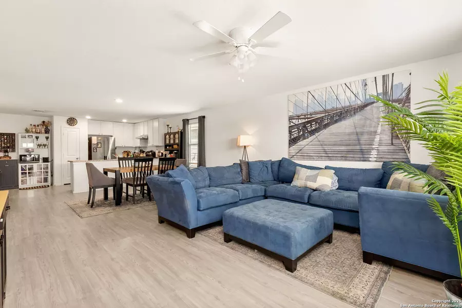 6830 Wolf Vly, San Antonio, TX 78242