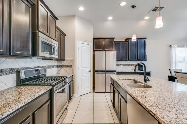 Helotes, TX 78023,10727 Texas Star