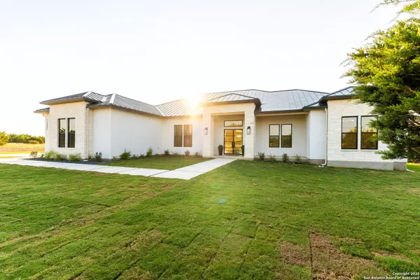 Pipe Creek, TX 78063,1202 Cielo Rio Dr