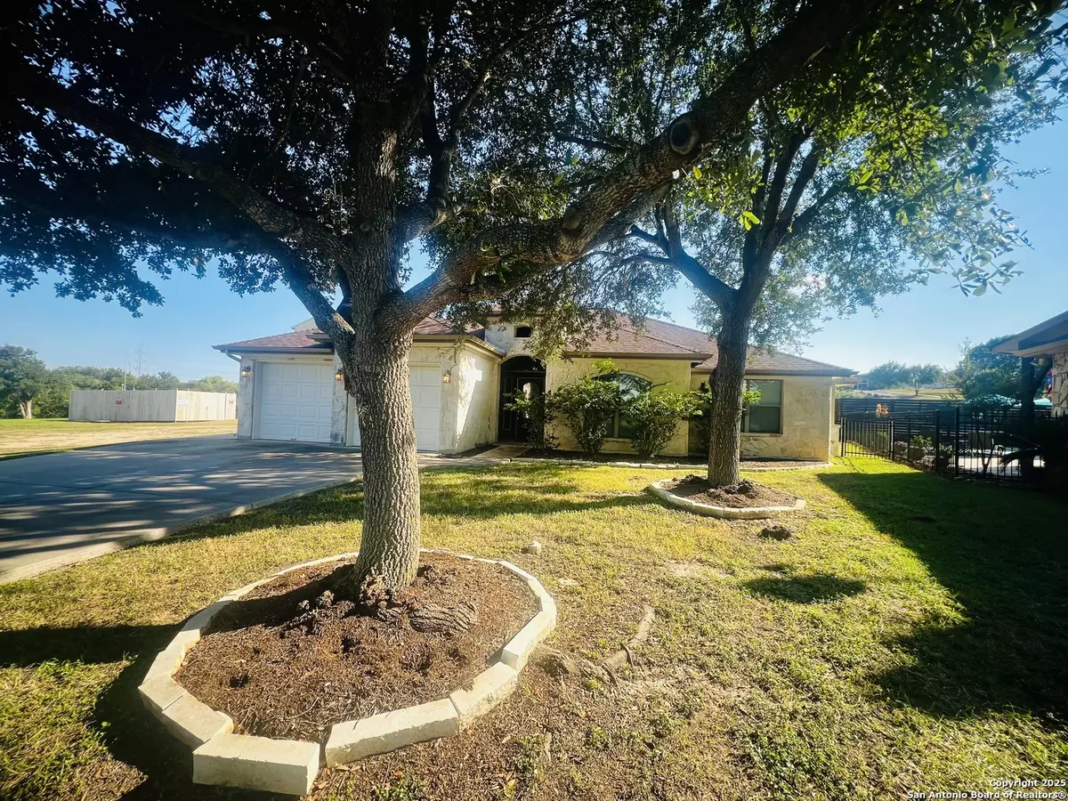New Braunfels, TX 78130,1211 LONG CREEK BLVD
