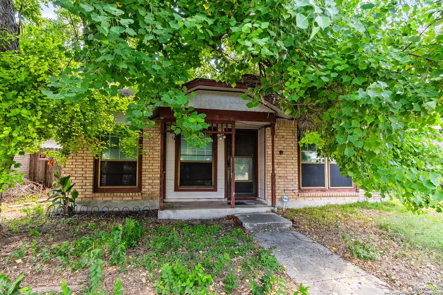 731 GARDEN MEADOW DR, Universal City, TX 78148