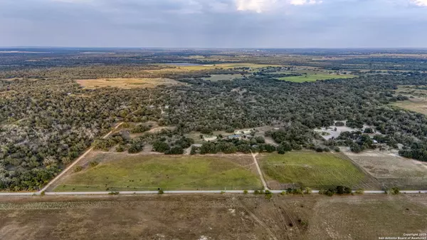 2605 Schuttig Road, Poteet, TX 78064