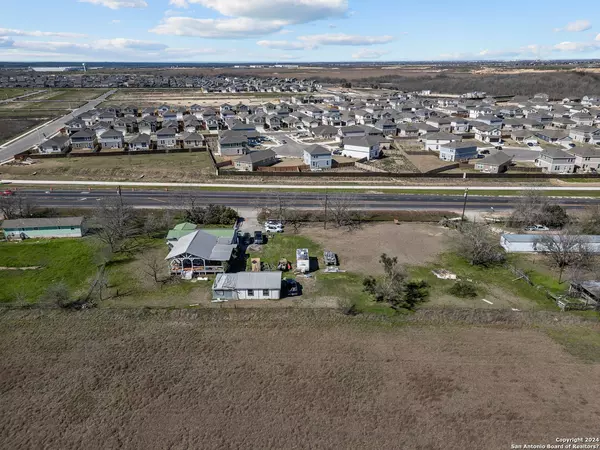 Maxwell, TX 78656,6048 Camino Real