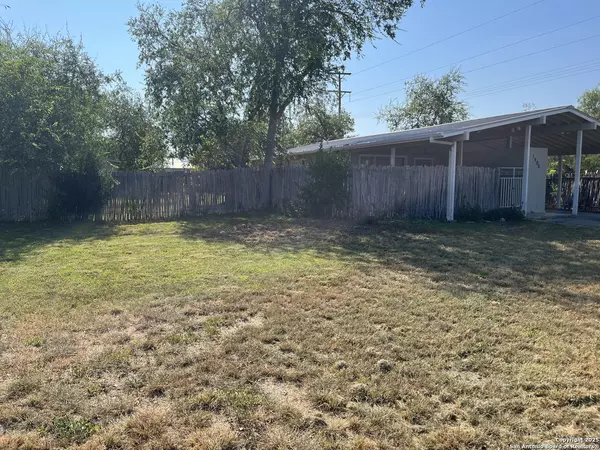 Uvalde, TX 78801,1502 N Park