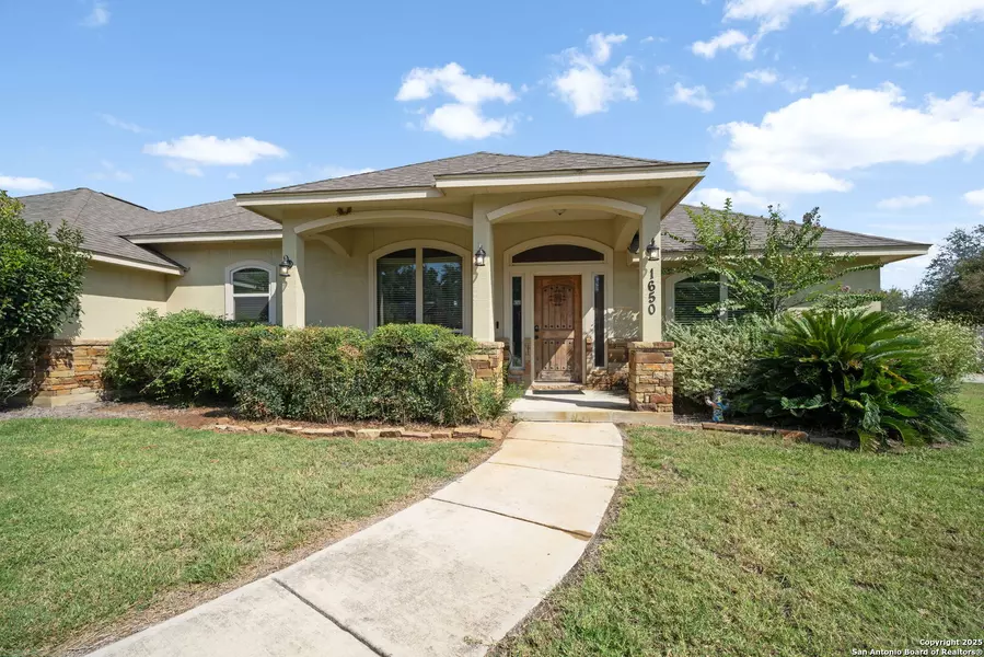 1650 Embassy, Pleasanton, TX 78064