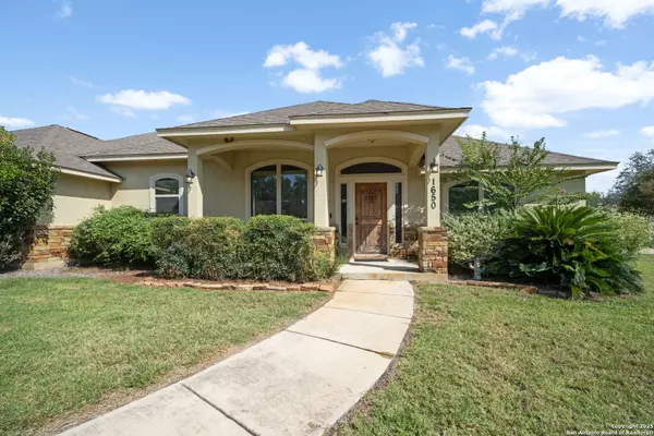 1650 Embassy, Pleasanton, TX 78064