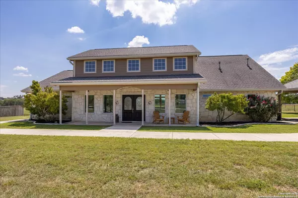 176 Comfort Valley Ln E, Comfort, TX 78013