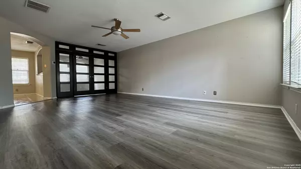 San Antonio, TX 78240-2070,5018 TOMAS CIR