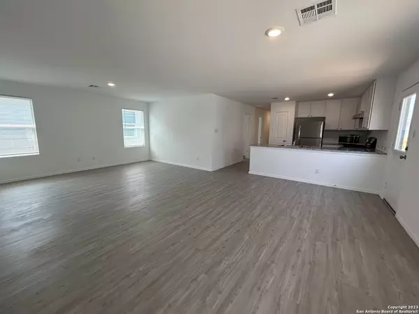 San Antonio, TX 78223,4116 Cove Falls